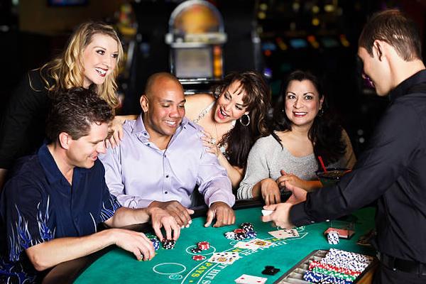 How Players Navigate the best online casino sites Singapore